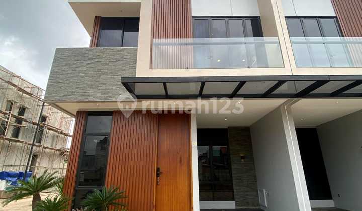Ready-to-Occupy House in Kembangan, West Jakarta Ready-to-Occupy House in Kembangan, West Jakarta
