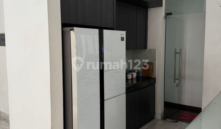 Dijual Rumah Pluit Modern Minimalis 3 Lantai Full Furnished Luas Tanah: 10 X 23Luas Bangunan: 540 M23 Lantaikamar Tidur: 5 + 1Kamar Mandi: 4 + 1Full Furnishedhadap: Timur Lautharga: 9,5 M Negogarasi: 3Carport: 2Gudang: 2