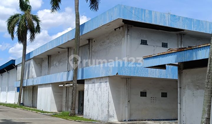 Di Jual Gudang Jatake, Industri Raya Luas Tanah 19.586luas Bangunan:kantor 1 : 3900kantor 2 : 1800gudang : 6540 (ceiling 8-12 Top Ceiling)lantai K250daya 16,5kvaakses 40 Feetzona Industri Shgb 2032harga 4,5juta/m Nego