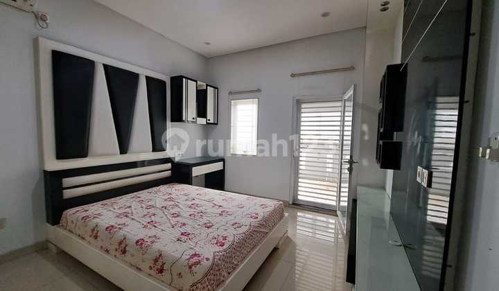 For Sale Townhouse Second Hand Still Well-Maintained Fully Furnished The Mansion No. 1 PIK 1 North Jakarta. 8X20 Hooktgkt. 3 Floors. Status: SHM, HDP. East South. 2