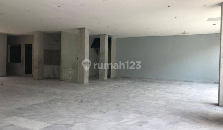 Disewakan Ruang Usaha/tempat Usaha Bisa Utk Kntr, Cafe, Dlllt. 15x30m = 450m, 1.25lt,hdp Selatan, 11.000watt350jt/thn Nego (pph Ditanggung Penyewa)min Sewa 2 Thn 2