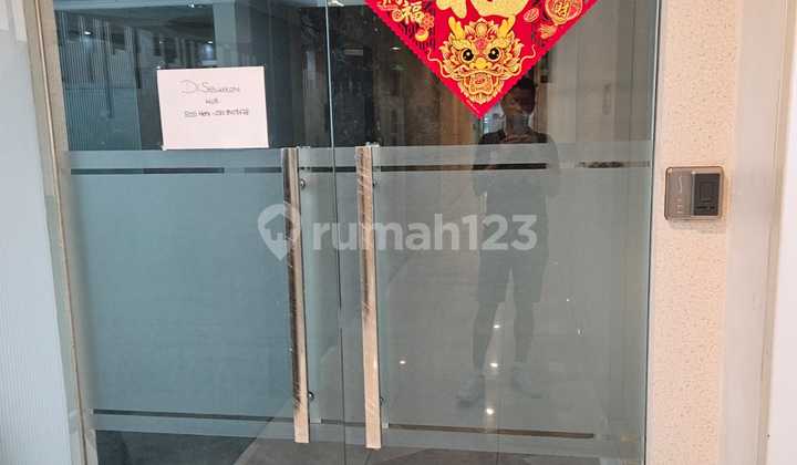 For Sale: 2 Units at Apl Tower Central Park, Ready to Occupy!
Building Area: 128.92 m²
Building Area: 281.98 m², Semi-Furnished
Can Be Purchased Individually or Together
Price: 45 Million/m² For Sale: 2 Units at Apl Tower Central Park, Ready to Occupy!
Building Area: 128.92 m²
Building Area: 281.98 m², Semi-Furnished
Can Be Purchased Individually or Together
Price: 45 Million/m²