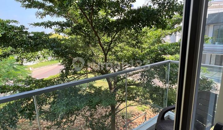 For Sale Golf Island PIK Corner House Fully Furnished  

Land Area: 225m2 (15x15)  
Building Area: 213m2  
Bonus: Large Garden 10x15  
2-Story Building  
3 Bedrooms + 1 Maid's Room  
3 Bathrooms + 1 Maid's Bathroom  
North Facing  
AJB Ready, Eligible for KPR  
Back Area Already Has Canopy and Tiles for Kitchen