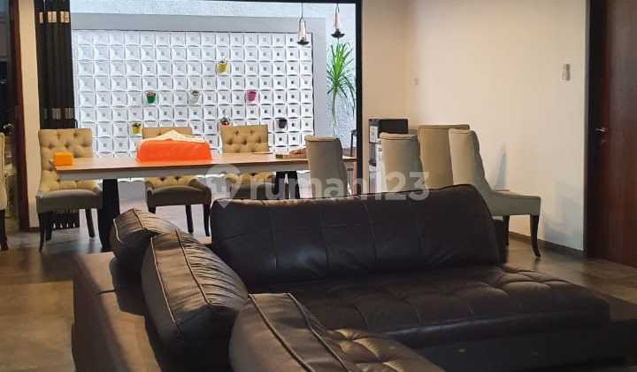 Murah Dijual Rumah Muara Karang:- Lt.: 12x25m = 300m².- Lb.: +/- 550m²- Kamar Tidur: 6 - Ruang Kantor: 1- Kamar Art: 1- Gudang: 1 - Kamar Mandi: 6 + 1 (km. Dalam: 3)- 3 Lantai- Listrik: 13.200 Kva 3 Phase- Ac 10 Unit- Air Pam- Shm - Hadap Timur - Bangunan Murah Dijual Rumah Muara Karang:- Lt.: 12x25m = 300m².- Lb.: +/- 550m²- Kamar Tidur: 6 - Ruang Kantor: 1- Kamar Art: 1- Gudang: 1 - Kamar Mandi: 6 + 1 (km. Dalam: 3)- 3 Lantai- Listrik: 13.200 Kva 3 Phase- Ac 10 Unit- Air Pam- Shm - Hadap Timur - Bangunan