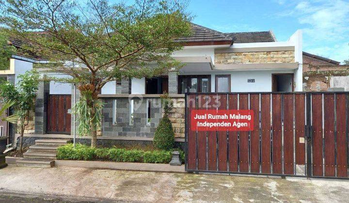 Dijual rumah villa buring luas 200m view pegunungan Timur exit tol sawojajar Malang 1