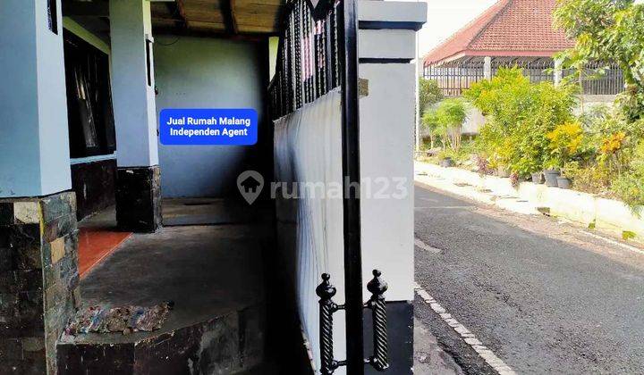 Rumah di Ikan Lumba lumba lowokwaru Kota Malang 2 Lantai Bagus luas 180m 2