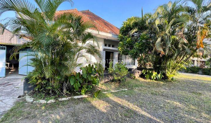 Rumah di Poros raya Ijen Malang HGB langka 1