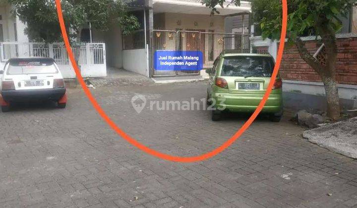 Rumah villa di 100 metet poros Raya Beji Kota Batu 3 Lantai SHM 2