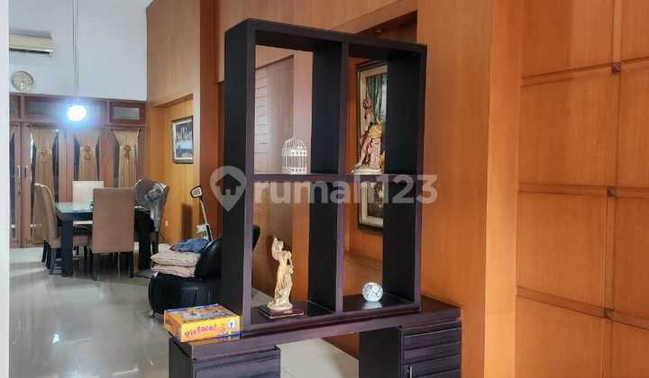 Modern Move-In Ready House in Puri Indah, West Jakarta Modern Move-In Ready House in Puri Indah, West Jakarta