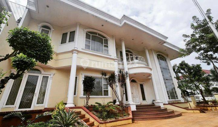 Rumah Mewah Lokasi Nyaman di Taman Kebon Jeruk Intercon Jakarta Barat 1