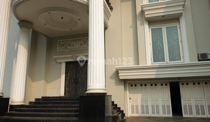 Rumah Mewah Modern Classic di Taman Kebon Jeruk Intercon Jakarta Barat 2