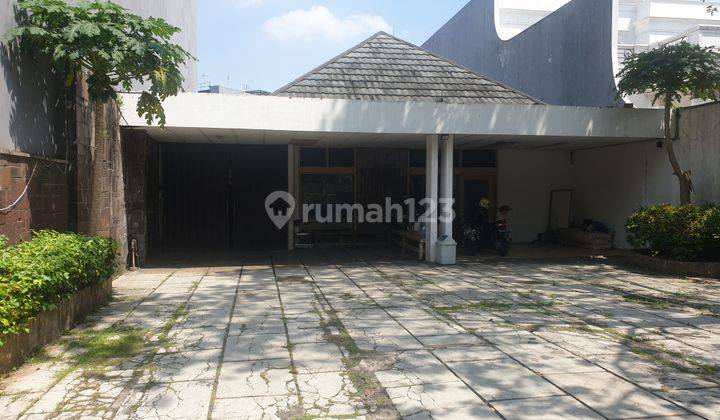 Rumah Lokasi Terbaik dekat Hotel di Menteng Jakarta Pusat