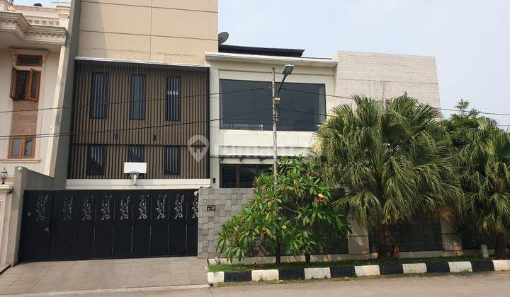 Rumah Mewah Modern Siap Huni di Green Garden Jakarta Barat 2