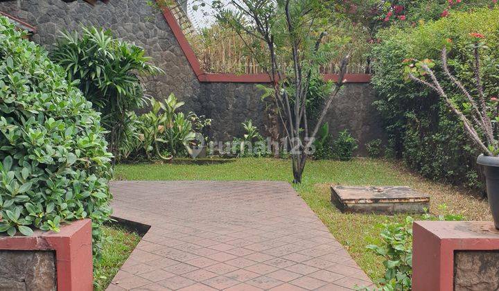 Rumah Mewah di Jalan Utama Taman Kebon Jeruk Intercon Jakarta Barat 2