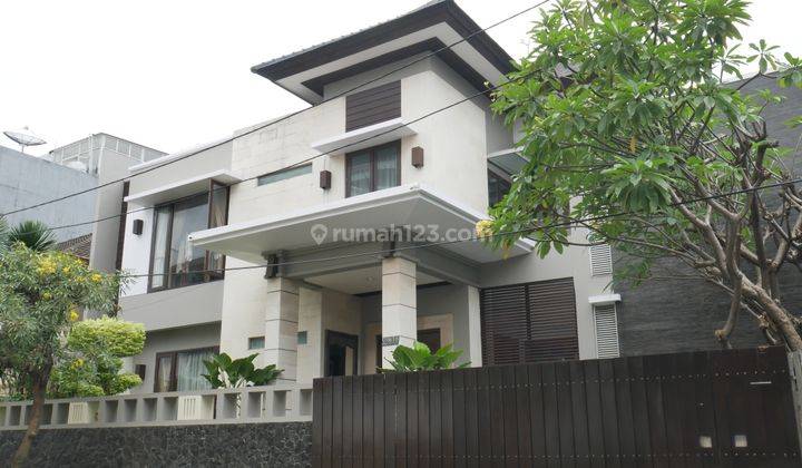 Rumah Mewah Modern Siap Huni di Green Garden Jakarta Barat  1