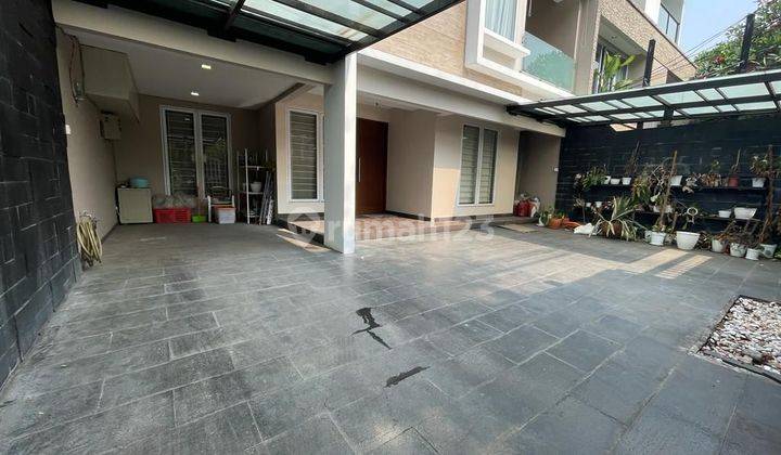 Rumah Modern Siap Huni di Taman Kedoya Baru Jakarta Barat  1