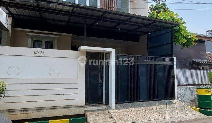 Rumah Modern Siap Huni di Puri Indah Jakarta Barat  1