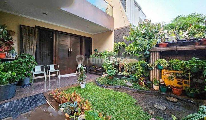 Rumah Modern Lokasi Bagus di Permata Buana Jakarta Barat  1