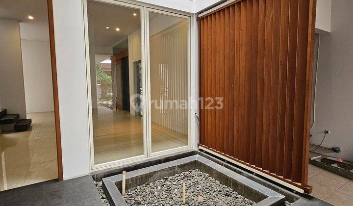 Rumah Modern di Taman Kebon Jeruk Intercon Jakarta Barat 2