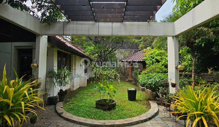 Rumah Mewah Garden View di Taman Kebon Jeruk Intercon Jakarta Barat  2