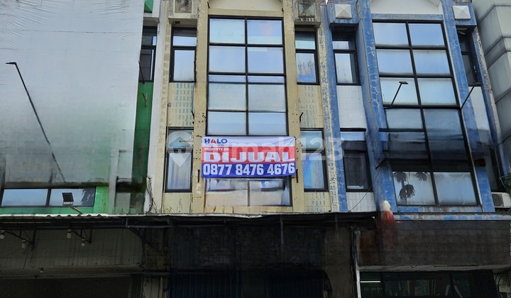 Ruko di Boulevard Utama Gading Serpong Tangerang Banten Ruko di Boulevard Utama Gading Serpong Tangerang Banten