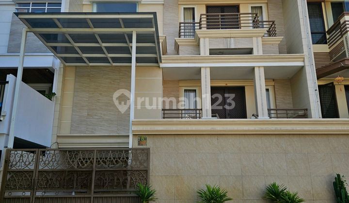 Rumah Modern Green Garden Residence Jakarta Barat 