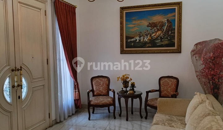 Luxury House In Kebon Jeruk Intercon Garden, West Jakarta 2