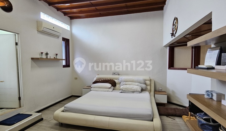 Rumah di Taman Kedoya Baru Jakarta Barat 2