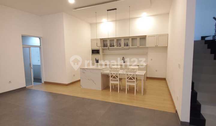 Modern Ready-to-Occupy House in Onyx Alam Sutera, Tangerang 2