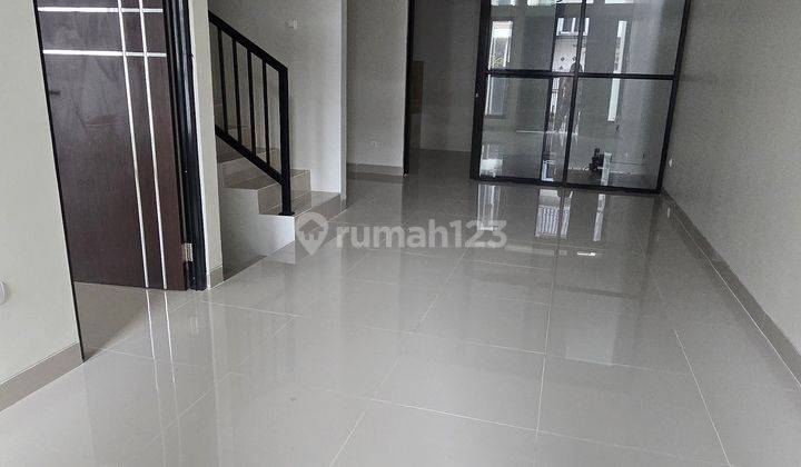 Dijual.rumah Baru 2 Lantai Citra Jalan Lebar  2