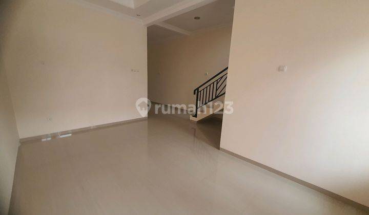 Dijual.cepat Rumah 2lantai Full.renov Siap Huni Murah Meriah 2