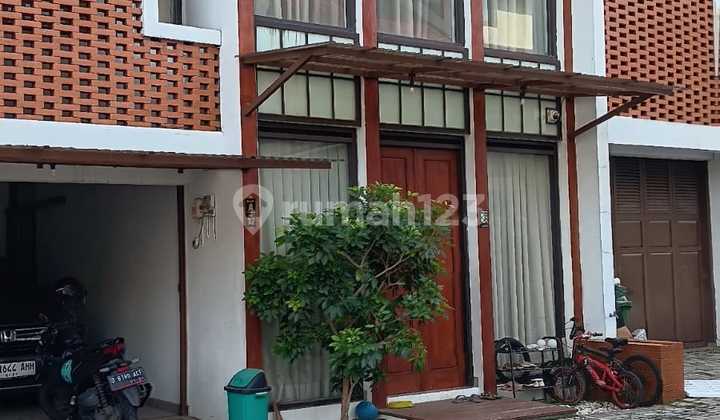 Rumah Full Furnished di Cigadung - Siap Huni, Ada Rooftop