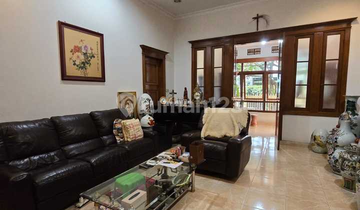 Dijual Rumah Sangat Terawat, Lokasi Strategis di Sayap Riau - Bandung