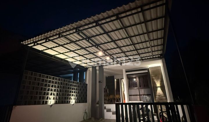 Rumah Minimalis Nyaman, 2 Lantai di Setraduta Bandung Kota - Lokasi Strategis Dekat Tol Pasteur