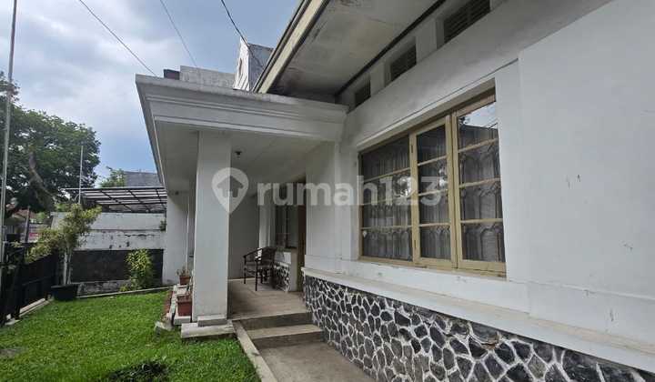 Rumah Strategis 2 Lantai di Jl Utama, Jl Nanas - Sayap Riau Bandung. Cocok Untuk Rumah Tinggal atau Kos-Kostan