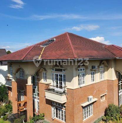 Rumah Mewah Taman Yang Luas Dan Indah, di Sayap Dago, Bandung 1