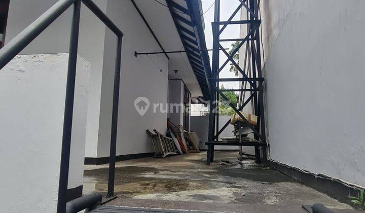 Rumah Terawat 2 Lantai di Setramurni Sayap Pasteur, Bandung  2