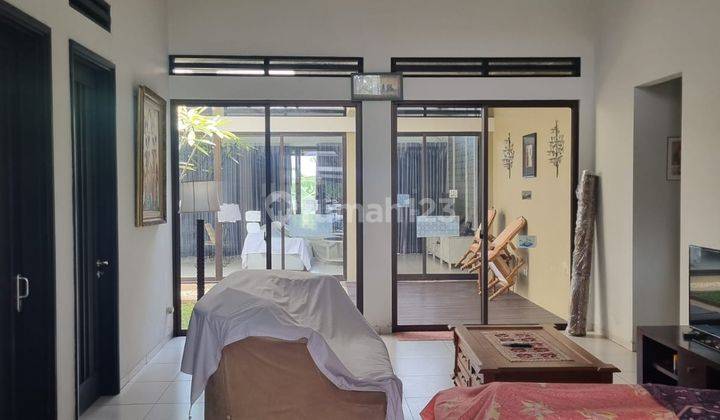 Rumah Asri Semi Furnished View Danau di Kota Baru Parahyangan 2