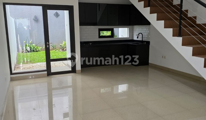 Rumah Baru Minimalis, Siap Pakai di Sayap Setrasari Bandung 2