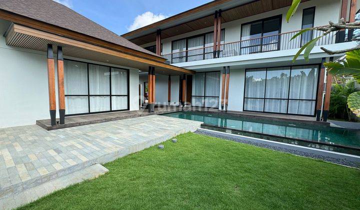 Vila Luxury At Jimbaran With Private Pool, Tenis Court And One Gate System 2