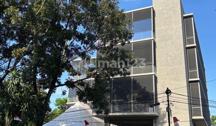 For Rent Per Floor, Strategic Commercial Space Suitable for Offices on Jl Sumatera Bandung