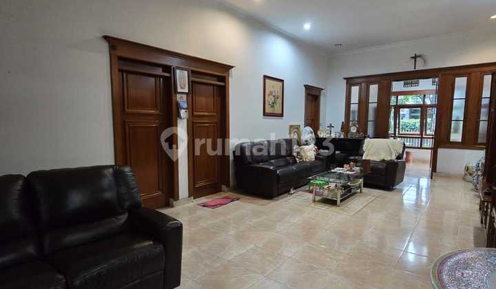For Sale Well-Maintained House, Strategic Location in Sayap Riau - Bandung 2