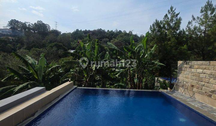 Rumah Villa Dengan Private Pool, View Bukit di Dago Pakar Bandung 2