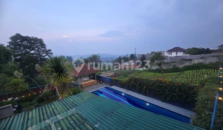foto lainnya villa furnished di lembang bandung,