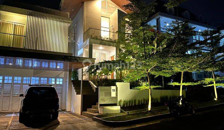 Dijual Villa Adem di Dago Pakar, Bandung View Gunung, Ada Kolam Renang 1