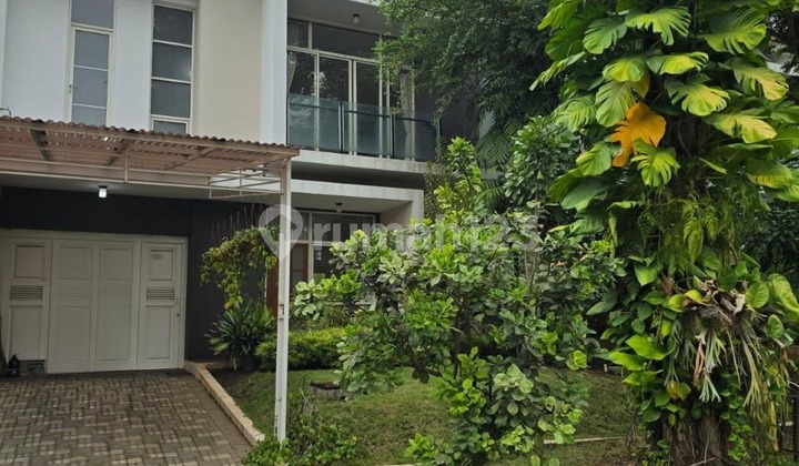 Rumah Cantik & Asri 2 Lantai dengan Taman Belakang di Kbp-Kota Baru Parahyangan