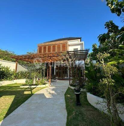 Luxury Villa in Uluwatu, Bali Near Renaissance Hotel 1