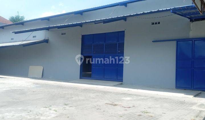 Gudang Baru di Bantul, siap pakai.Halaman parkir luas.Dekat Ringroad Timur.Lengkap dg kantor, mushola, kitchen. 4
