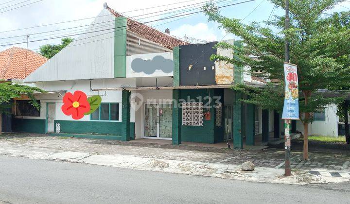 Rumah / Ruang Usaha dekat UGM.Cck utk usaha kuliner.Lokasi strategis.