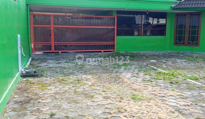 Rumah di Caturtunggal, halaman dpn luas & halaman blkg. Cck untuk usaha.Area bisnis & komersil. 3